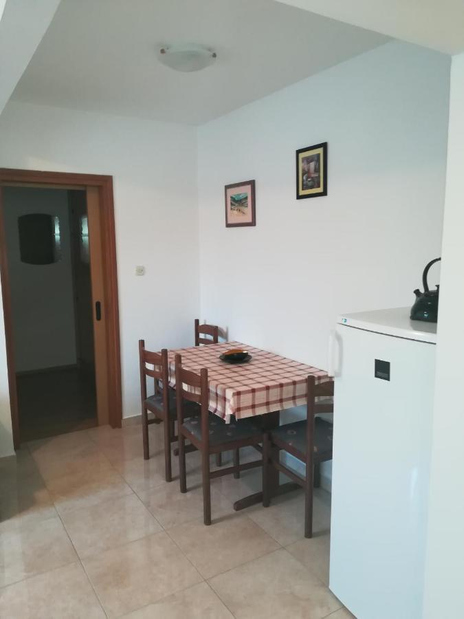 Apartments With A Parking Space Vinez, Labin - 11851 Bagian luar foto