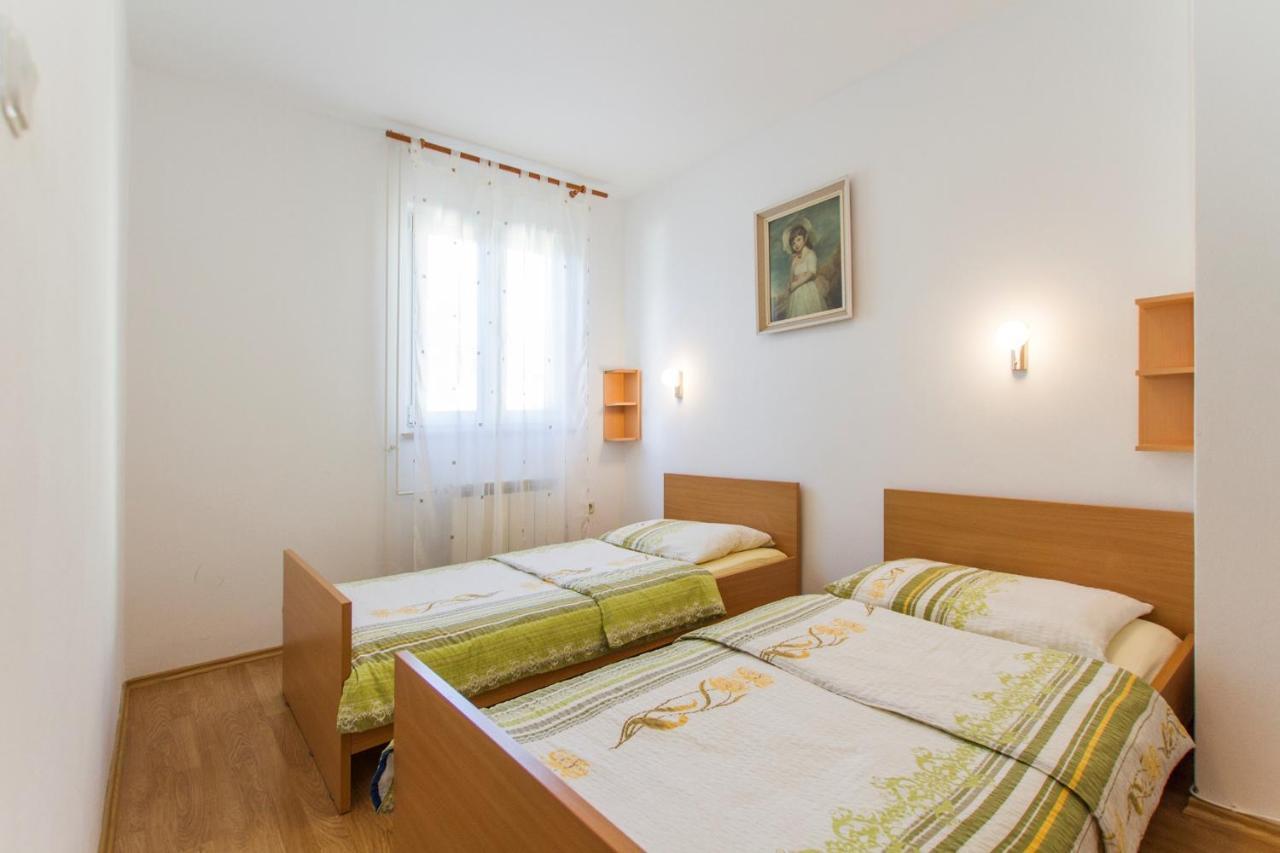 Apartments With A Parking Space Vinez, Labin - 11851 Bagian luar foto