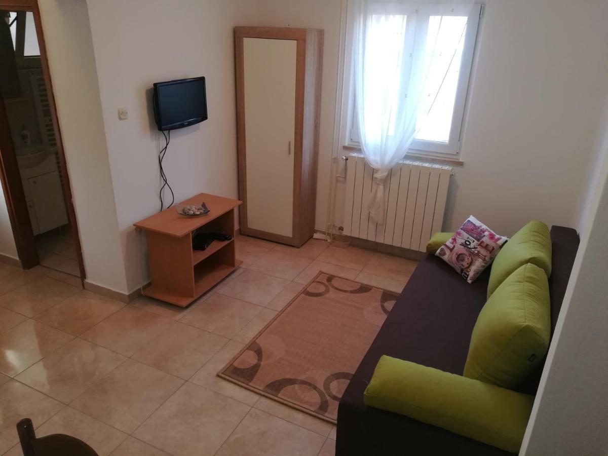 Apartments With A Parking Space Vinez, Labin - 11851 Bagian luar foto