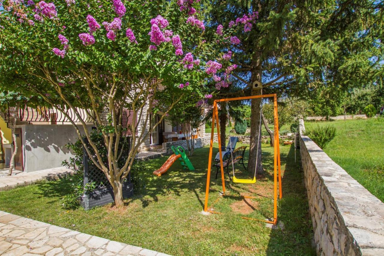 Apartments With A Parking Space Vinez, Labin - 11851 Bagian luar foto